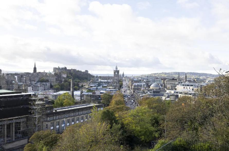 Altido Budget 4,5 And 6 Bed Private Flats, In Historic Old Town Edinburgh Exterior photo